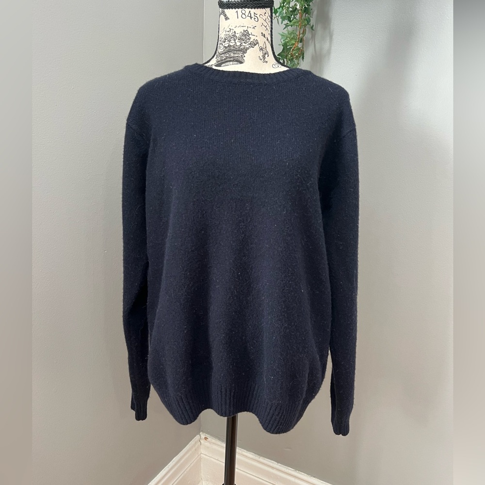 Brandy Melville Women’s Navy Crewneck Sweater